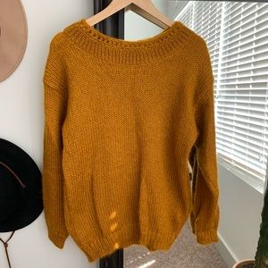 Women’s mustard sweater-super cute!